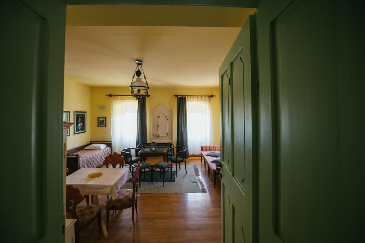 Voeroes Guest House Tirgu Secuiesc Luaran gambar