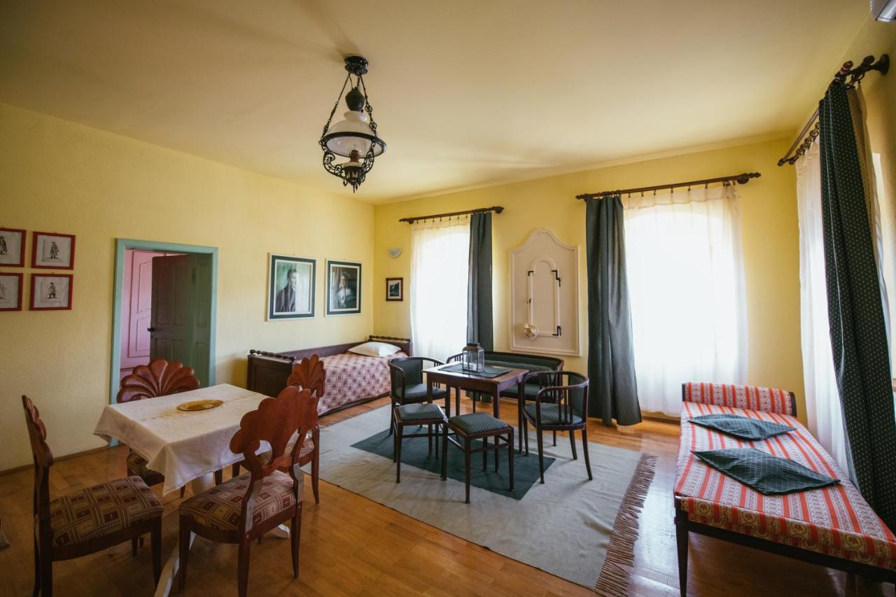 Voeroes Guest House Tirgu Secuiesc Luaran gambar