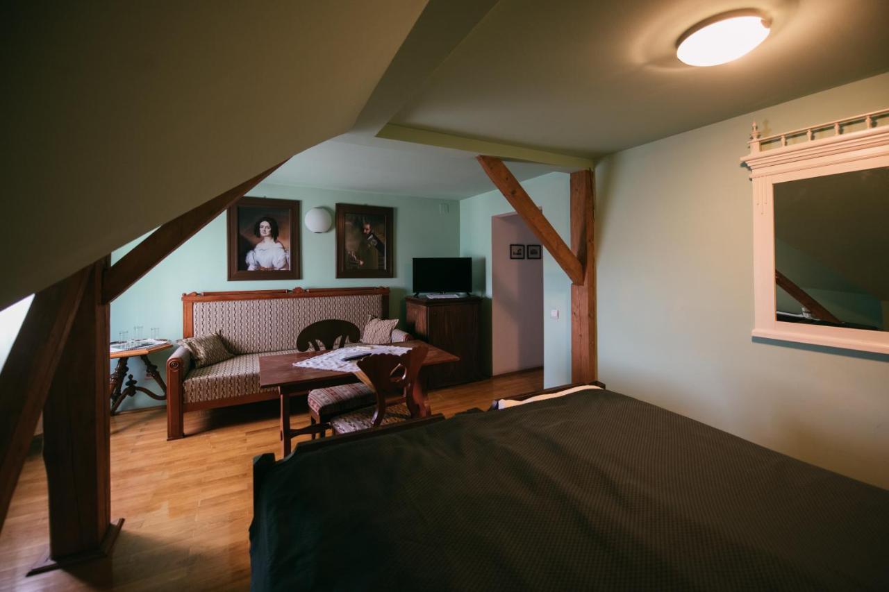 Voeroes Guest House Tirgu Secuiesc Luaran gambar