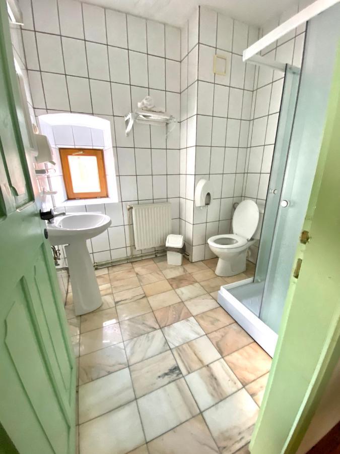 Voeroes Guest House Tirgu Secuiesc Luaran gambar
